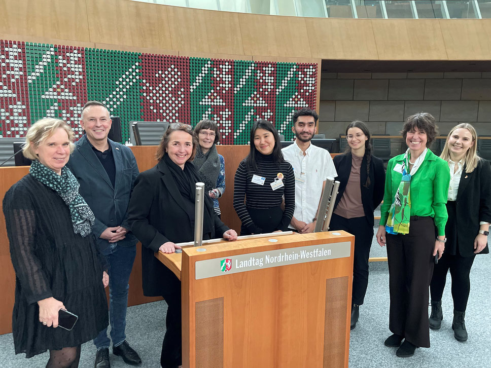 DELEGATION VON STUDIERENDEN AUS MINNESOTA BESUCHT LANDTAG